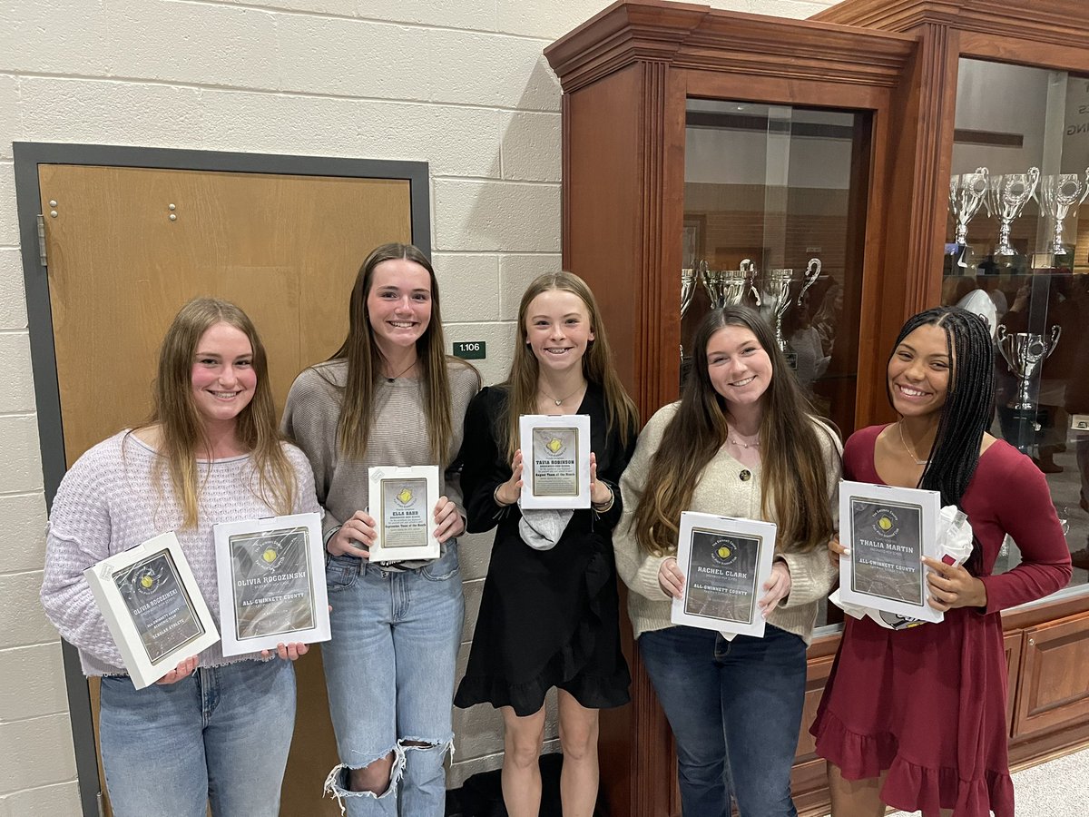 Huge congratulations to these Lady Broncos for earning All County awards! #Giddyup 
First Team All County:
<a href="/Thalia11Martin/">Thalia Martin</a> @livrogo <a href="/rachelclark05/">Rachel Clark</a> 
Players of the Month:
<a href="/jessicanewsom23/">jessica newsom</a> <a href="/ella_bahr/">Ella Bahr</a> <a href="/TaviaRobinson08/">Tavia Robinson</a> <a href="/lorelei_sul/">lorelei Sullivan</a>
