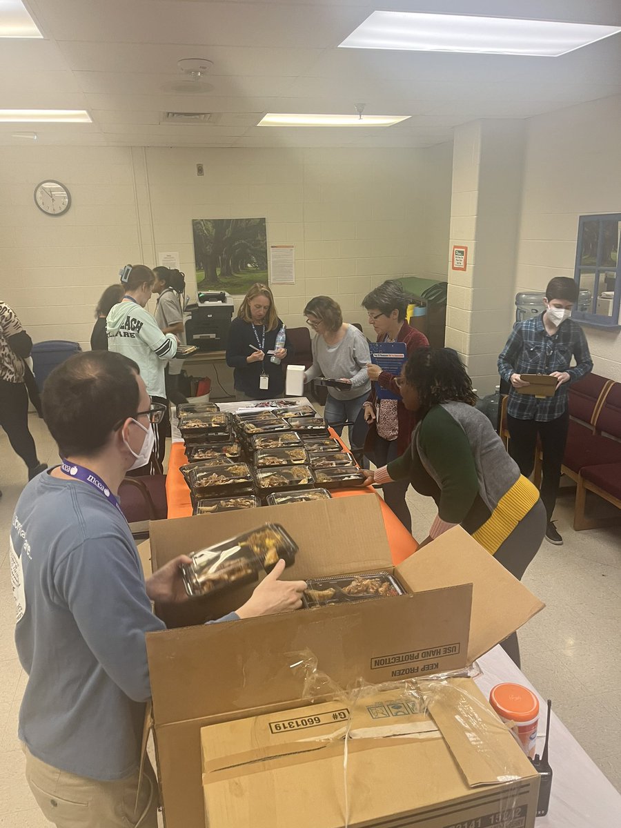 What a great way to start the work week - #Kusshi restaurant treated lunch for our entire staff <a href="/RollingTerrace/">Rolling Terrace ES</a> today! Extremely grateful for the super delicious food #thankyou #muchasgracias #rtes