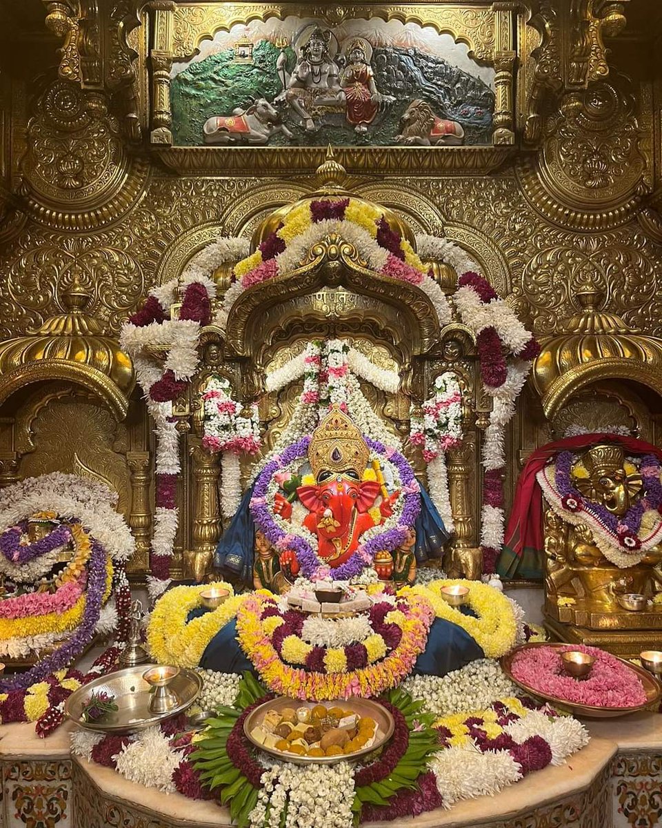 banke_shri's tweet photo. जय श्री सिद्धिविनायक 💛🙏 https://t.co/CV8PP6zA4K