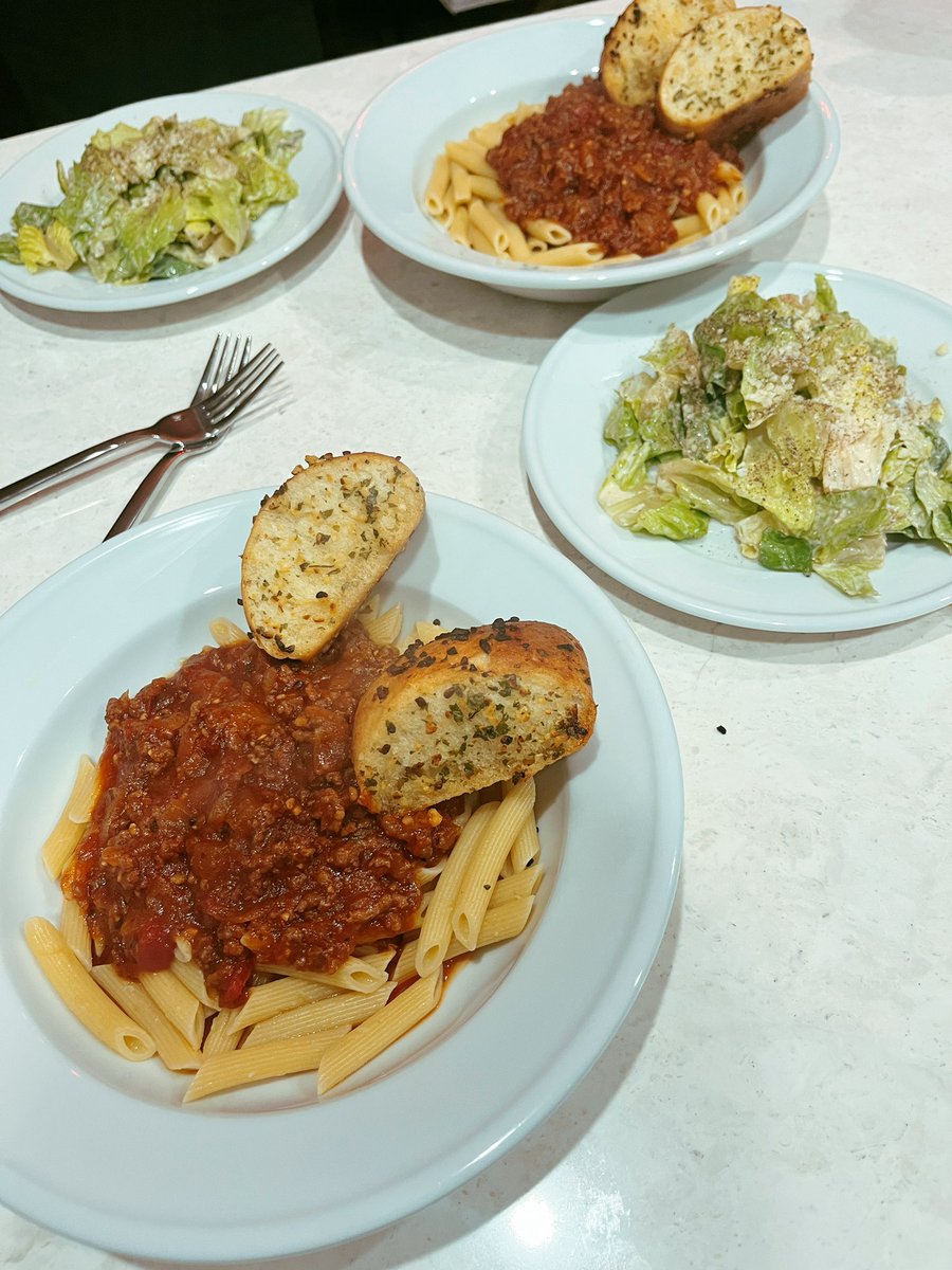 bowtiedblitz's tweet photo. This is spaghetti meat sauce I made the other night. Moms secret recipe. Pics don’t do this meal justice. #wagmi #Food #foodie #chef #nyfood #txfood #Spaghetti #PastaNight #Health #healthylifestyle #foodplay https://t.co/GOYysqyFR6
