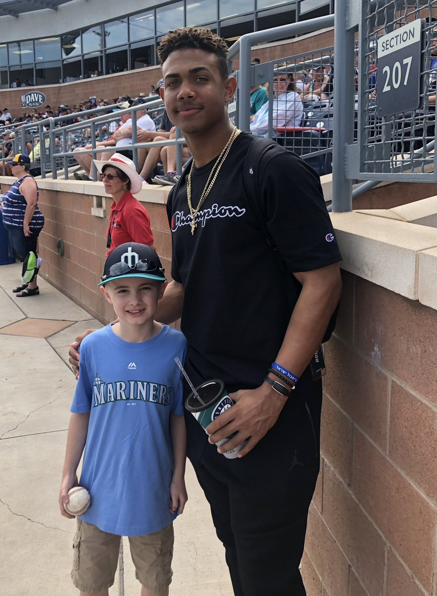 gpohl15's tweet photo. Congratulations @JRODshow44 !! This picture with Nate was taken during J-Rod’s first Spring Training back in 2019. Hope to get it signed this Spring Training. #2022ALROY https://t.co/bJj2wmU11P