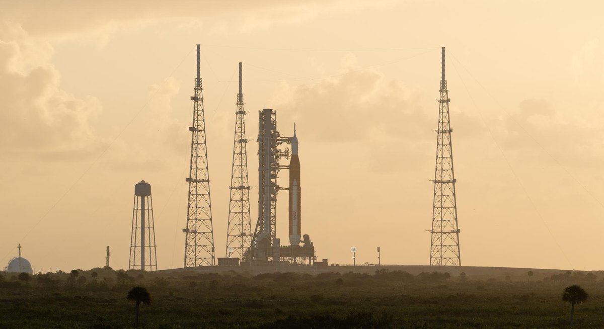 JimFree's tweet image. Our teams met today to review analysis and overnight operations while we continued #Artemis I’s launch countdown. Proud of the team for working on yesterday’s actions so diligently. We’re proceeding towards tanking tomorrow afternoon and a launch attempt at 1:04AM ET on Nov 16.