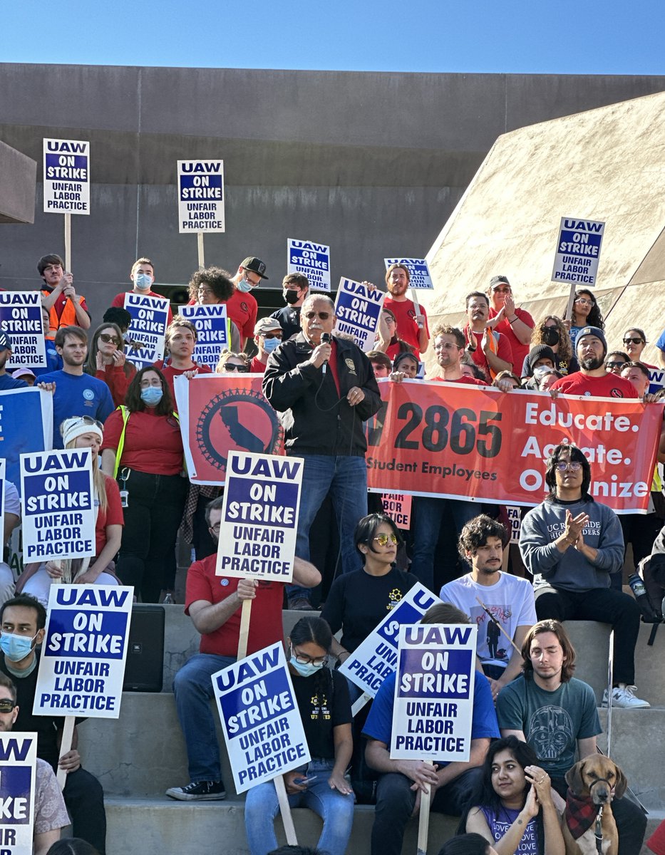 AsmJoseMedina's tweet photo. Proud to join striking with UCR @uaw2865 &amp; stand in solidarity w/@uaw2865 across UC campuses. Postdoc scholars, student researchers, &amp; academic student employees do the critical work that makes UC a top public university. Their immeasurable contributions deserve a living wage. https://t.co/qUqsxULKe8