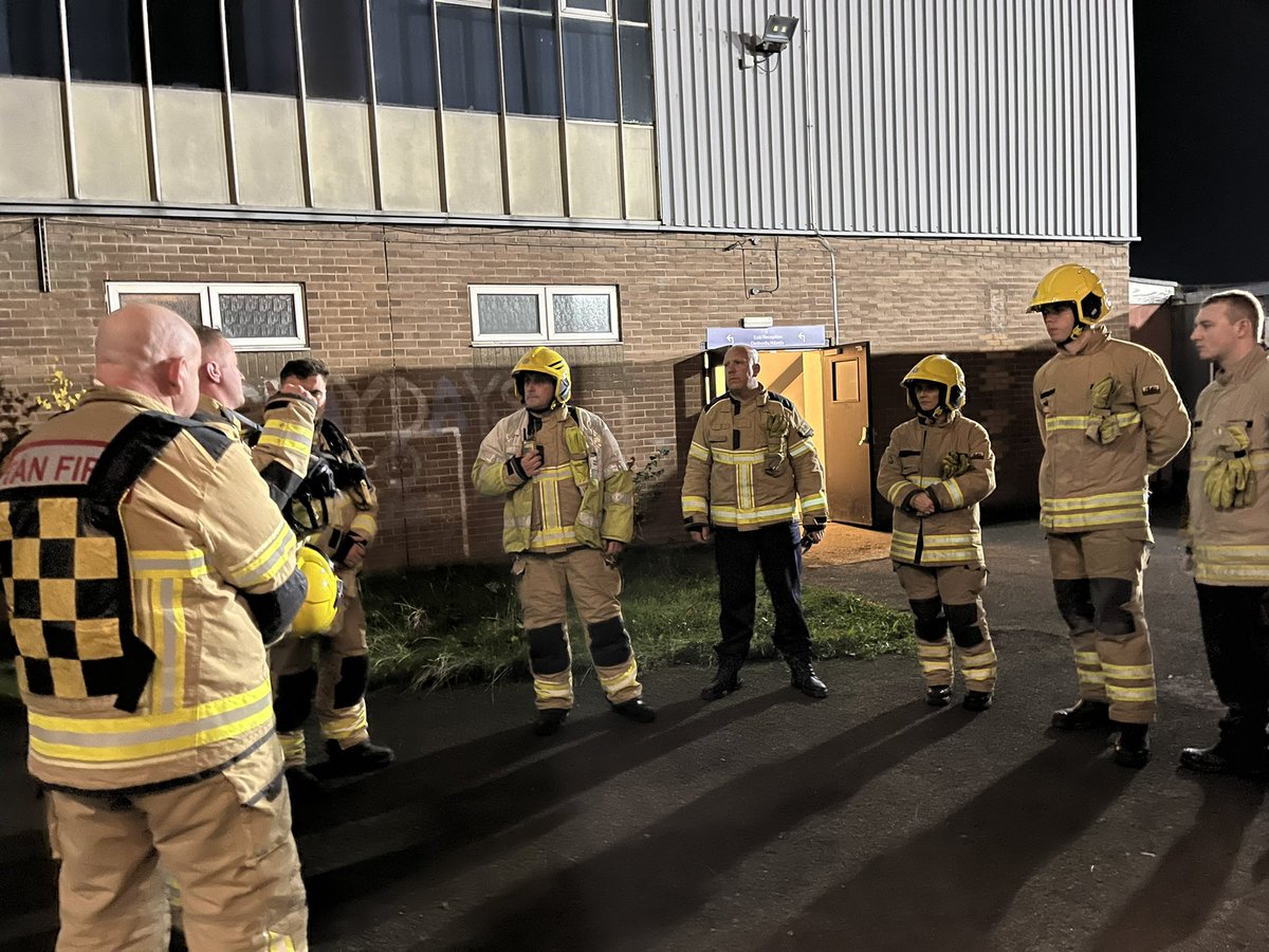 Refreshing training exercise off station tonight with Deeside On-Call. BA skills put to the test, with Incident Commander Holmes’ dynamic thinking and calm delivery! #oncall #deeside #NWFRS #skills