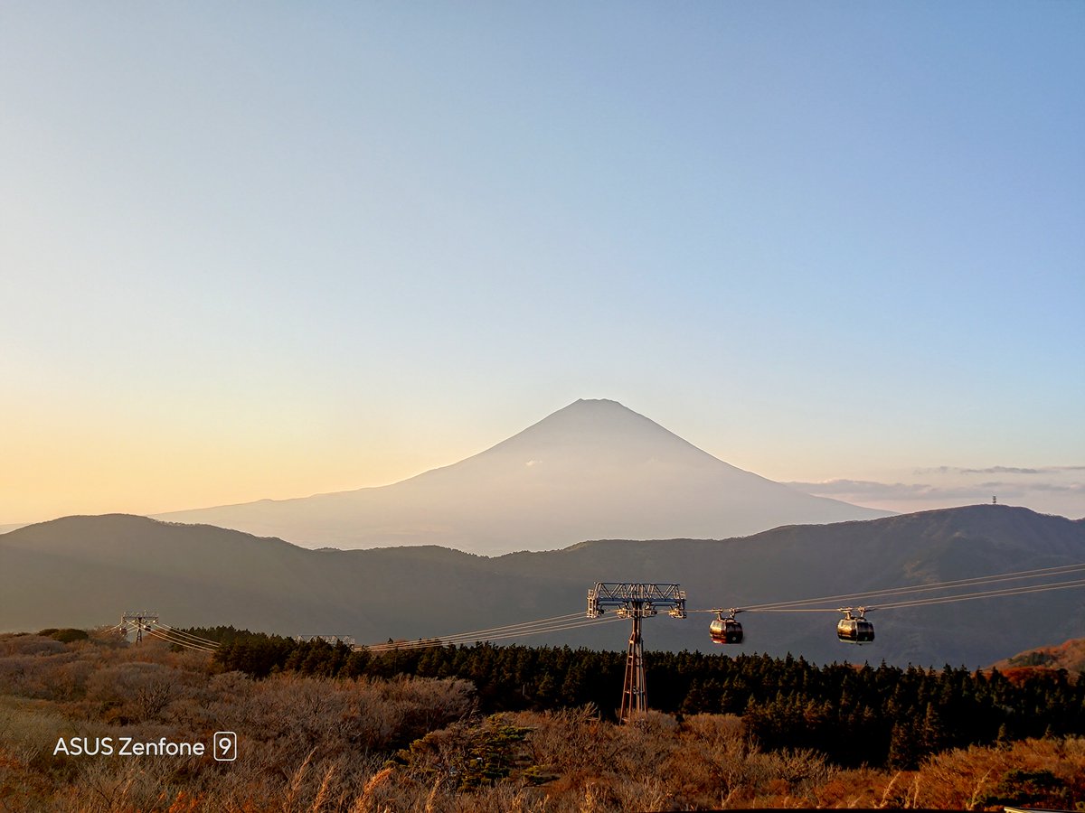 こんばんは。(^ ^) のどかな風景を見ていると、何事もなく当たり前の日常を過ごせることにとても幸せを感じます。いつまでも平和であってほしいものですね！🥰 今日も1日お疲れ様でした。明日もまたがんばりましょう！😊