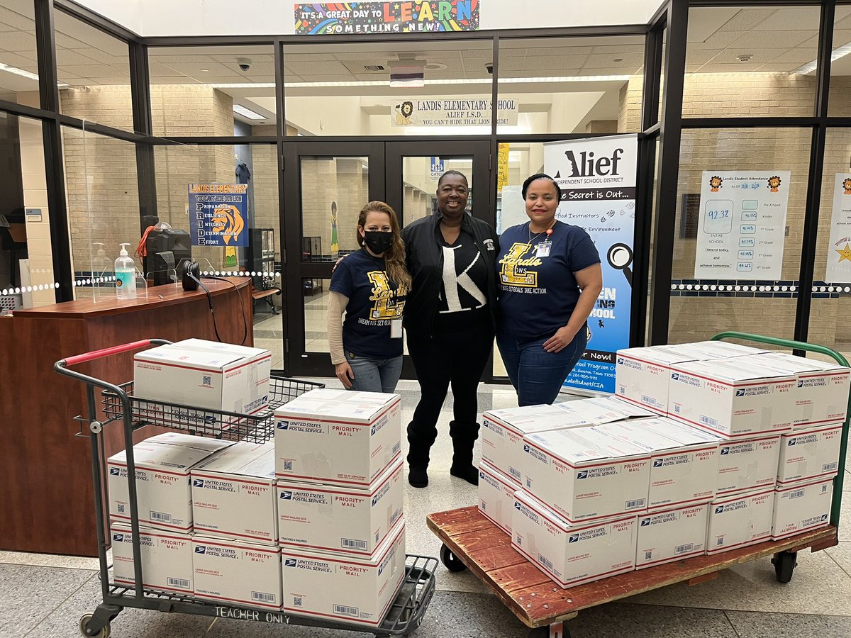 aimImagine's tweet photo. Today was a great day!! My nonprofit, Academia in Motion was able to bless #28families for Thanksgiving.🙏🏾❤️ https://t.co/weDTYPYOnK