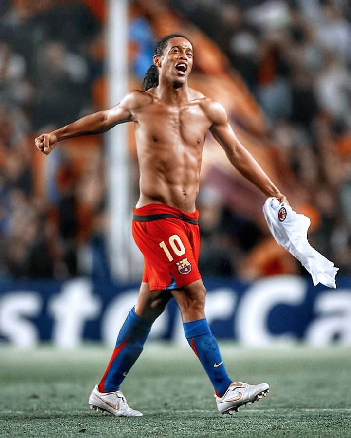 TorresErwerle's tweet photo. ¿El mejor jugador brasileño de la historia? https://t.co/TZ6QmOcb4v