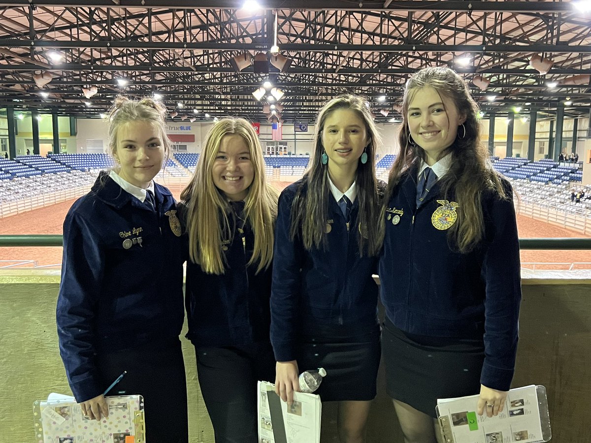 wcsFvHSwh's tweet photo. Great day at Horse Judging. Very proud of these girls! https://t.co/3V7ZE8CUrp