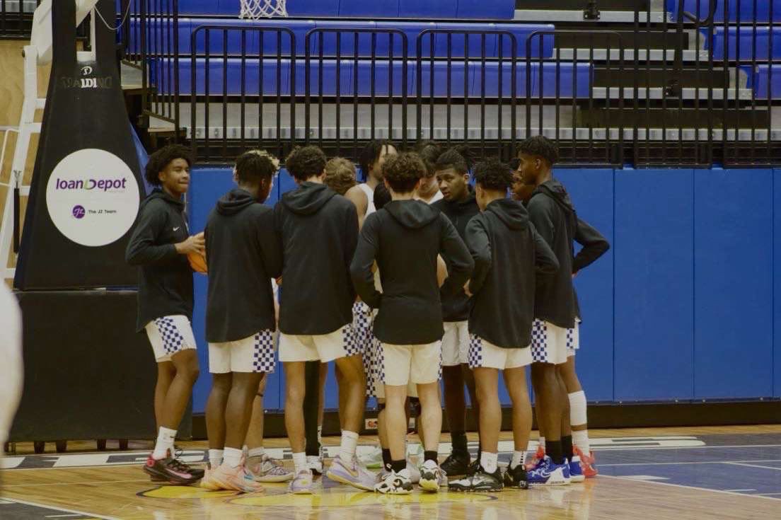 cougar_cartel's tweet photo. FIRST REGULAR SEASON HOME GAME TOMORROW‼️ PULL UP IN WHITE AND BE LOUD🗣 BE THERE AT 7:30 TO SEE THE BOYS PUT JC IN A COFFIN ⚰️ 💀 https://t.co/JuK3JNl1mE