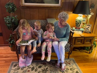 SCimag_library's tweet photo. All family members can play a part in early childhood literacy.  This big sister enjoys reading to her siblings!     Register today and begin receiving age-appropriate Imagination Library books (birth to age 5) each month in the mail. Register at https://t.co/1Pk2QxWgA6 https://t.co/SBBQskcGrD