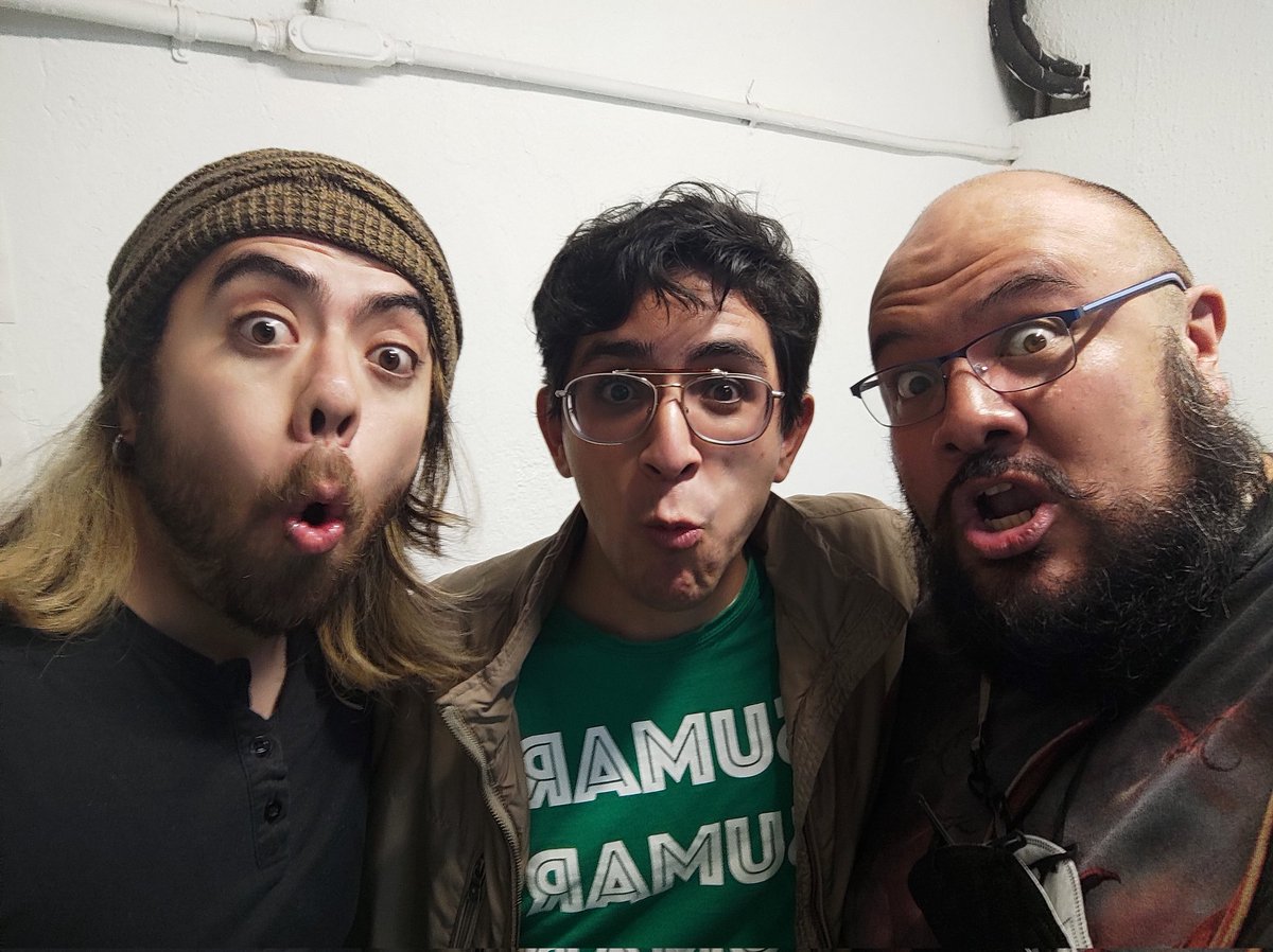 alexelvilli's tweet photo. #SumarSumar. Amigos-compañeros de la misma escuela.
Charly Wolfy, Jaime Collepardo y su servidor. https://t.co/dXLP7yUU0V