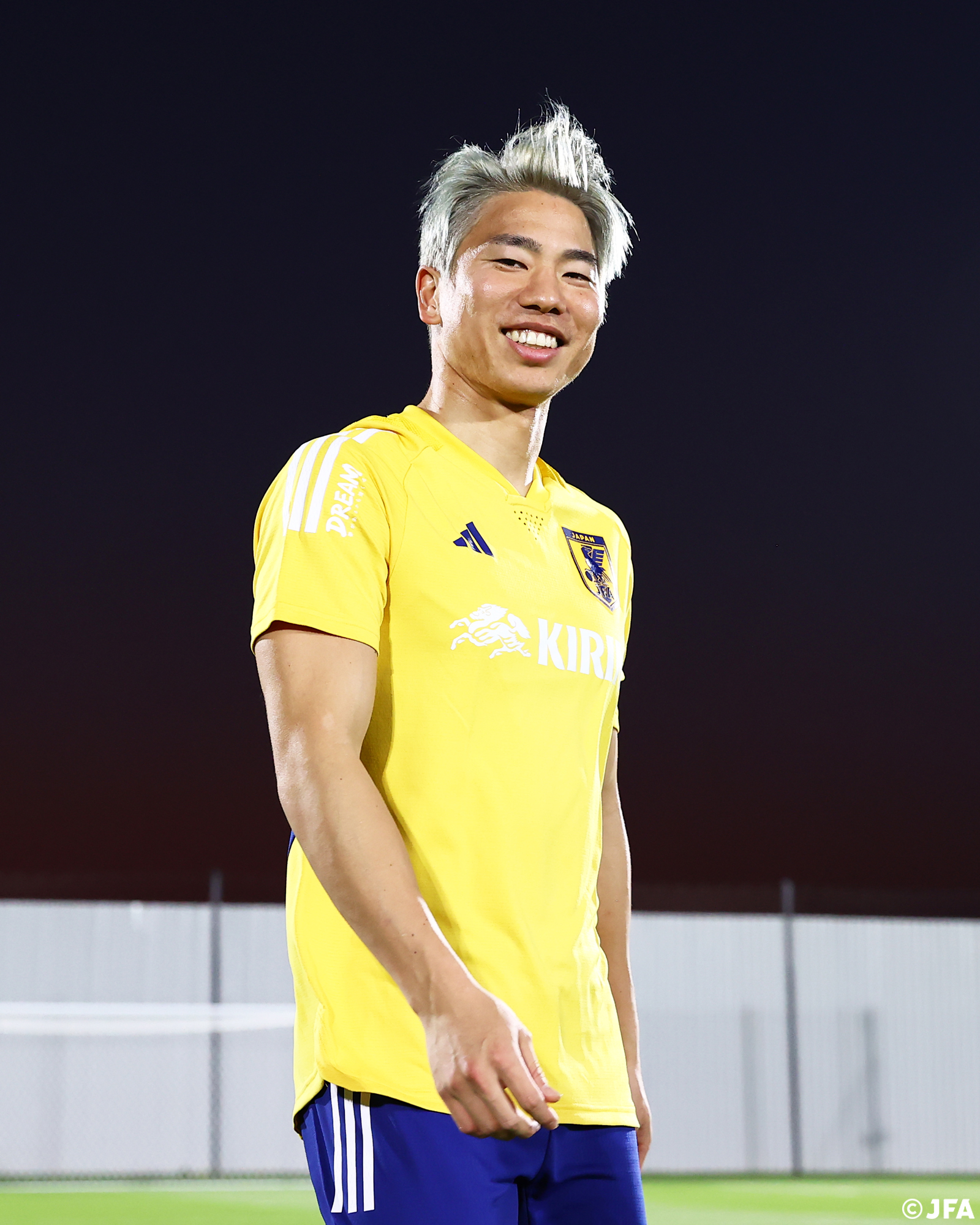 サッカー日本代表 Samuraiblue 浅野拓磨 選手がチームに合流 つな超え キャンペーン実施中 浅野選手への応援メッセージをお願いします T Co 53tf3d4atx 新しい景色を22 Jfa Daihyo サッカー日本代表 ワールドカップ