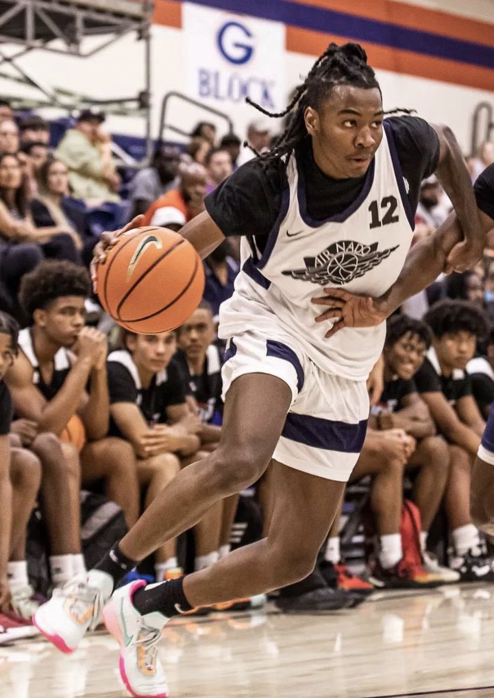Coronadohoops's tweet photo. Join us Wednesday 11/16  at 5pm in the Coronado gym as @S_mack1121 makes his college commitment live with @PaulBiancardi … Everyone is invited.  Where will he choose??? @theballdawgs @raybrewer21 @RonMFlores @krystenpeek @Samad_Hines @_proinsight @SCNext @rashghazi https://t.co/lKhhsmSgmO