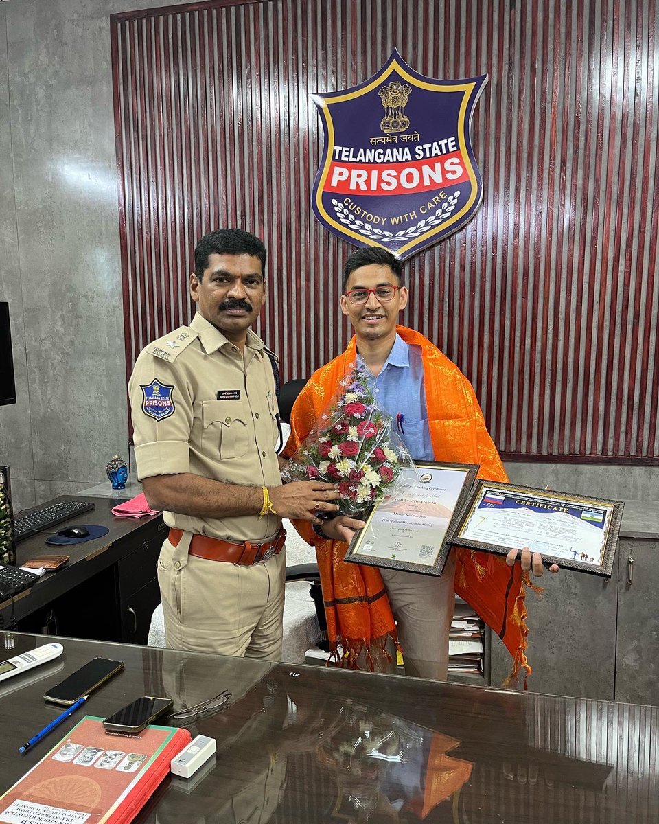 YemulaNithin's tweet photo. Honour to meet and felicitation by Sri. Nawab Shiva Kumar Goud, Superintendent of Jails, Central Jail Chanchalguda. 😍
.
#project7summitspossible https://t.co/MBKjbdUt60