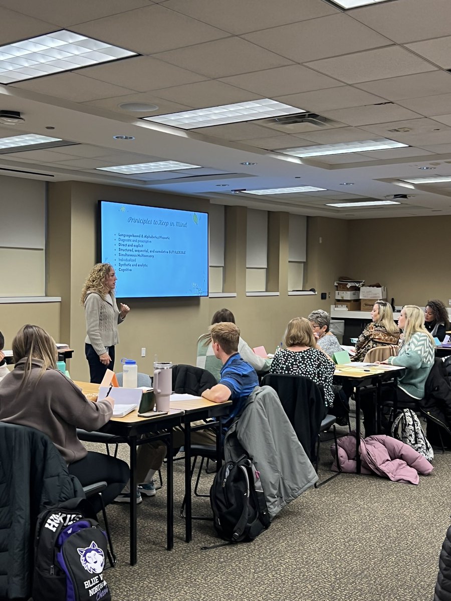 Happy American Education Week BV!  Look at this amazing group of fifth grade teachers striving to learn more as Colleen Zink shares about the science of reading and foundational literacy skills!  #structuredliteracy  #aew2022KS