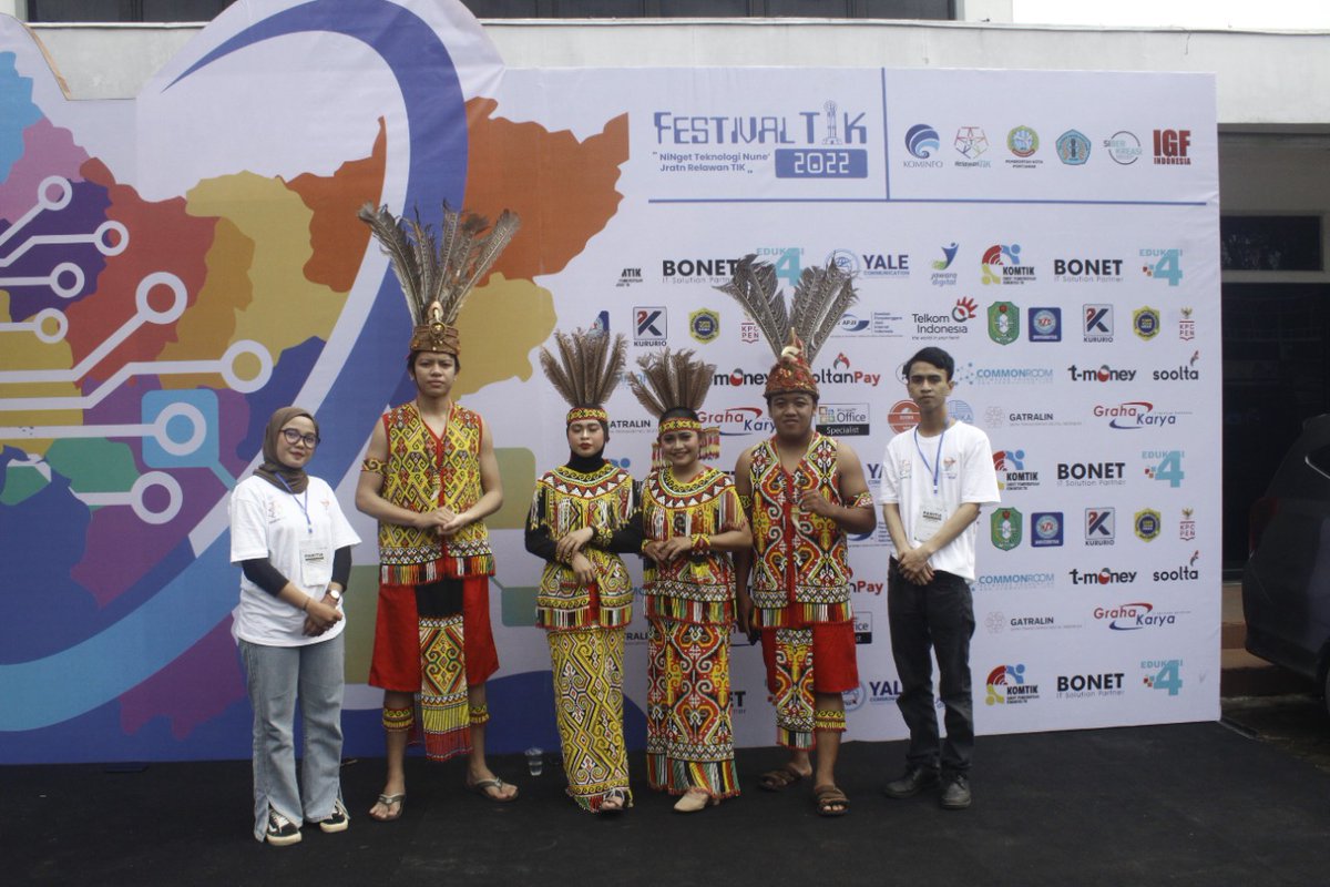 Selamat Datang di Festival TIK 2022 rekan-rekan Relawan TIK se-Indonesia
#FestivalTIK2022
#Pontianak
#BanggaJadiRelawanTIK
#FestikUntukRakyat