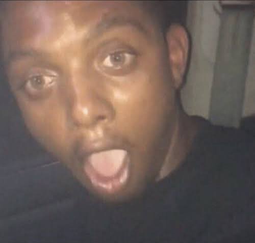 AirDuffle's tweet photo. @eatthekayanime @badgal_ari "You thought I was feeling you?" 

Therapist: https://t.co/PFxFryPhjb