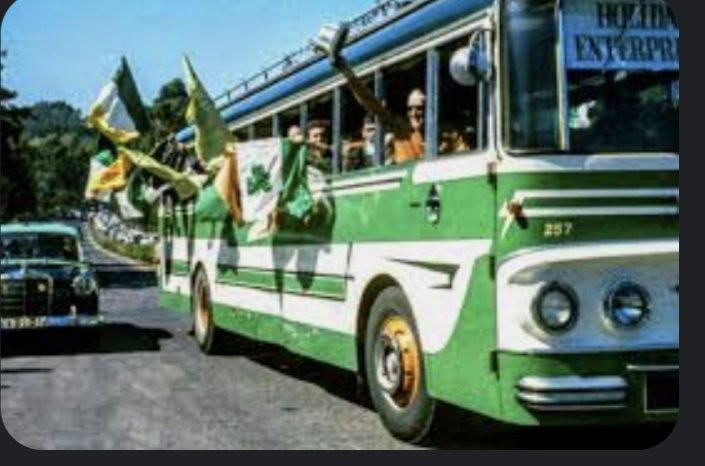 AusPerthCSC's tweet image. Bus for Sydney leaves Johhny Fox&apos;s 10pm sharp
Pick ups
10.30pm Midland
4am Kalgoorlie
3am Adelaide
12pm Wagga Wagga
6pm Arrive Sydney

Seats and tickets still availble

No easy way to say this &apos;no cargo till we cross the South Australian Border&apos;👎