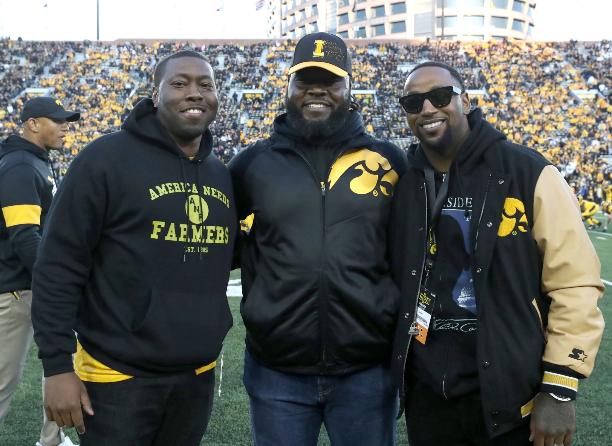 Happy Birthday to Charles Godfrey! Have a great day, Go Hawks! | 
