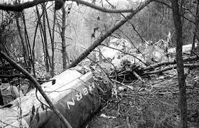 3rdReichStudies's tweet photo. November 14, 1970 Southern Airways Flight 932 crashes in the mountains near Huntington, West Virginia, killing 75, including almost all of the Marshall University football team: https://t.co/3AuPISWnEK https://t.co/61EvNyk0ZS