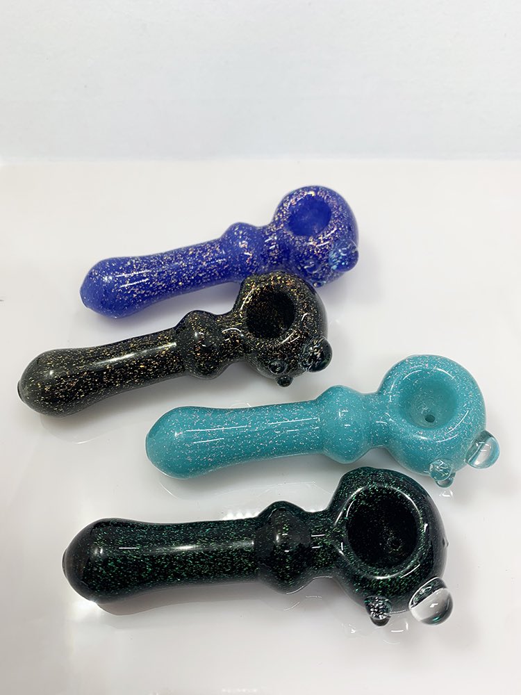 steamcrocodile1's tweet photo. Glass Hand Pipe Quicksand gold Spoon pipes bongs smoke pipes https://t.co/kkDPHALHjg
