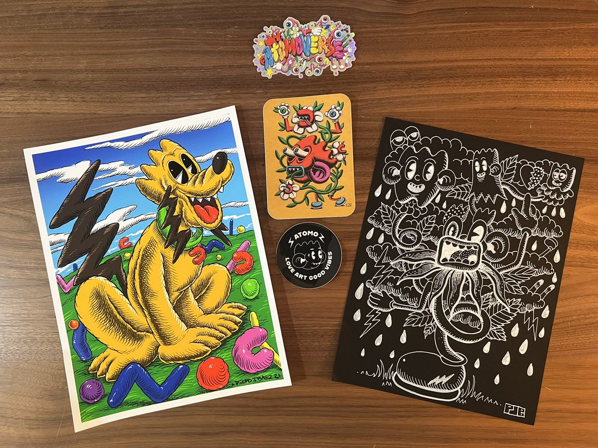 Got back from Vegas to find my Mystery Box winnings from <a href="/AtomoPJB/">⚡ATOMO⚡</a> were delivered and safe.

<a href="/Pedrobaez89/">“Father Atomo”⚡ INTUITION ⚡️</a> killing it! Appreciate you and the team! #WeAreAtomo ⚡️❤️⚡️

Frames coming soon.