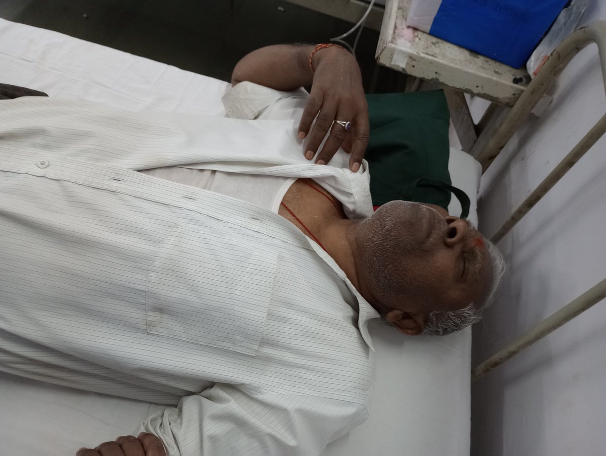 Unemployedind15's tweet photo. @PMOIndia 
मैं रेलवे जूनियर इंजीनियर BPLzone वेटिंग लिस्ट candidate हु, सर हमने 4 stages क्वालिफाई कर लिए फिर भी हमारे साथ भेदभाव किया जा रहा है, मेरे पिताजी मुझसे हमसे पूछते हैं कि मेरी जॉइनिंग कब होगी। कल रात उनकी तबियत खराब हो गई और उनका ब्लड प्रेशर हाई हो गया।give us joining https://t.co/POmRjIS1Wv