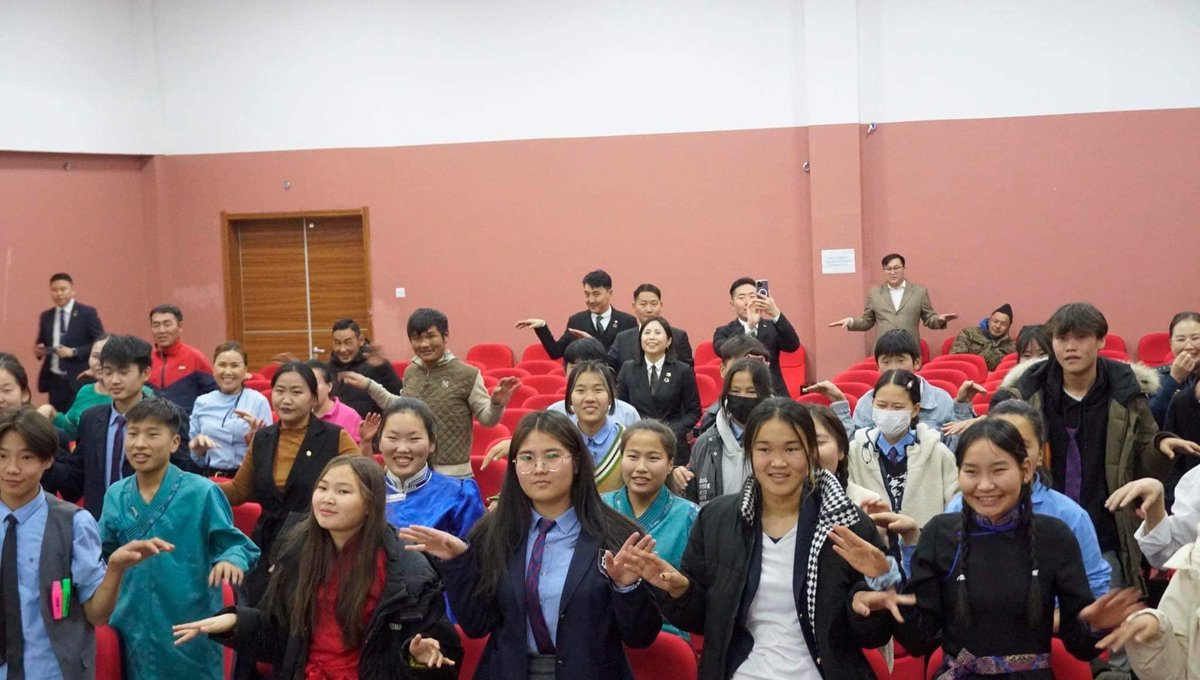 JCI Дорнод салбар байгууллагын анхны “Ирээдүй” төсөл

🚌 JCI Дорнод салбар байгууллагын анхны төсөл болох “Ирээдүй” төслийн 2 дахь удаагийн сургалт 2022 оны 11-р сарын 11 ний өдөр аймгийн төвөөс хамгийн алслагдмал зайд орших Халхгол суманд хэрэгжлээ. 

#SHINEBRIGHT
JCI Монгол ТББ