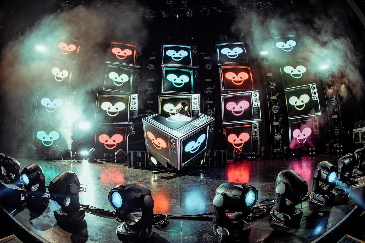 deadmau5's tweet photo. Thx dallas! :D Austin is SOLD OUT this weekend… then off to Houston next week! #wearefriend5

Grab tix for the #wearefriend5tour at https://t.co/wedz8k6QLi https://t.co/xsf68SB2XE