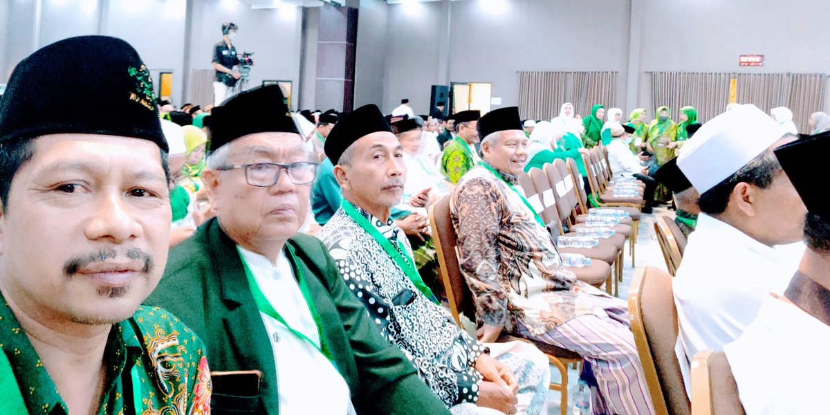 AliAnwarMhd1's tweet photo. Rapat Koordinasi Persiapan Resepsi Satu Abad Nahdlatul Ulama bersama PBNU, 15 Nopember 2022, di Asrama Haji Sukolilo Surabaya. https://t.co/fcrqybaaMX