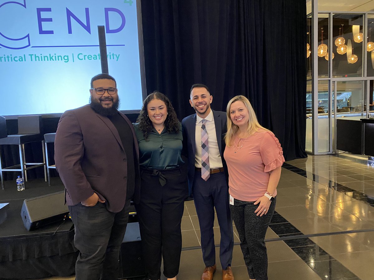 You are always an inspiration <a href="/JGBspeaks/">Jonathan Grant Brown</a>. TY for your leadership, your support, your demonstrated perseverance &amp; the willingness to share yourself &amp; your space in the pursuit of helping/supporting others. @ The Future of Schools Symposium #AVIDFamily <a href="/AVID4College/">AVID</a>