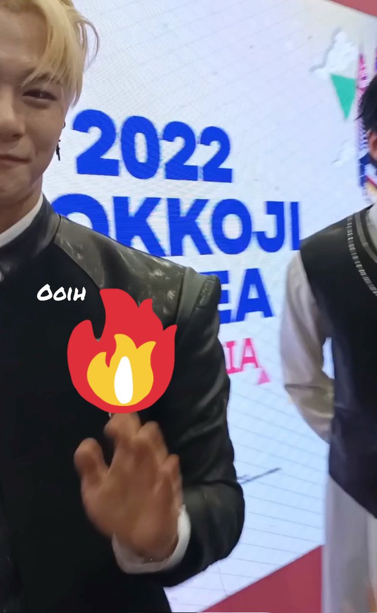 nuoraein's tweet photo. Met My faves 13/11/2022 💜
With smiley Moonbin and potato Ddana

#MOKKOJIKOREA
#MOONBIN
#YOONSANHA
#ASTRO https://t.co/60xjD0BfEi