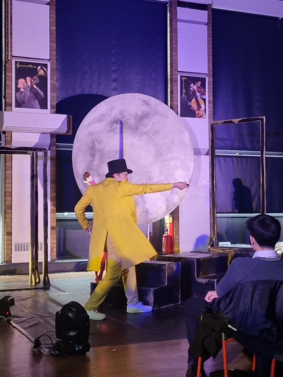 GraveneyEng's tweet photo. Our year 11 students were lucky enough to see a @CleverTheatre production of Jekyll and Hyde yesterday. It was an amazing experience to see this brilliant story come alive! @GraveneySchool https://t.co/XjzE4evw61