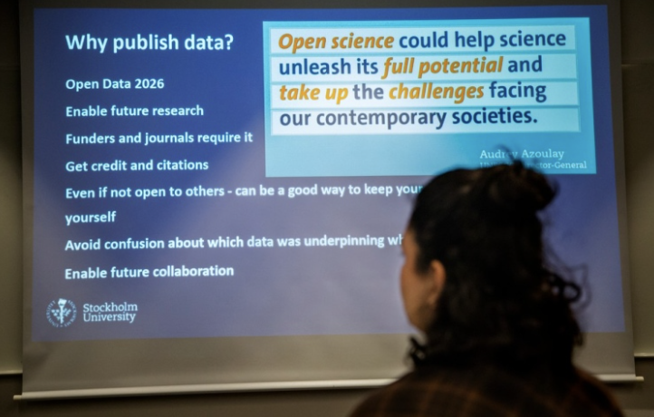 Are you a researcher who need to publish your data? Meet our Research Data Management Team and get an overview of what to do in this webinar – Thursday 17 November at Zoom. Welcome! (No registration needed) Follow link 👉bit.ly/3ExInC7 
#OpenScience #researcher