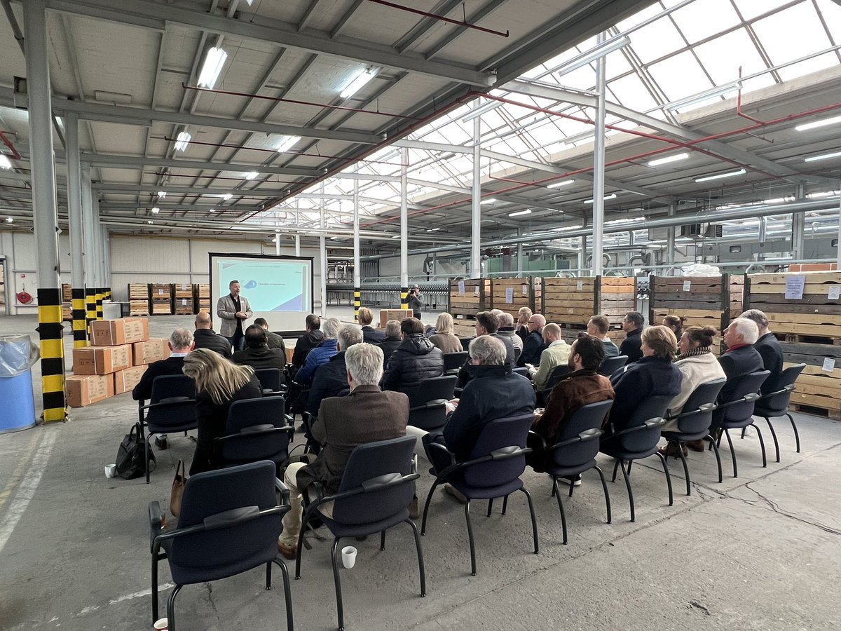 Vanochtend weer op pad in de regio! Bij Circularity B.V. in Etten-Leur zetten we met het bedrijfsleven, onderwijs en overheid weer een stap in het vormgeven van het programma ‘circulair ondernemen’ #westbrabant #energie #samenwerking #ambitie