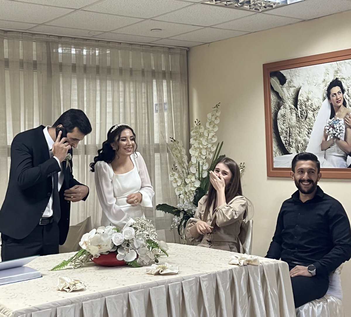 Sizce benim eşim nikah esnasında kargocuya adres tarif etmiş midir?🤦🏻‍♀️