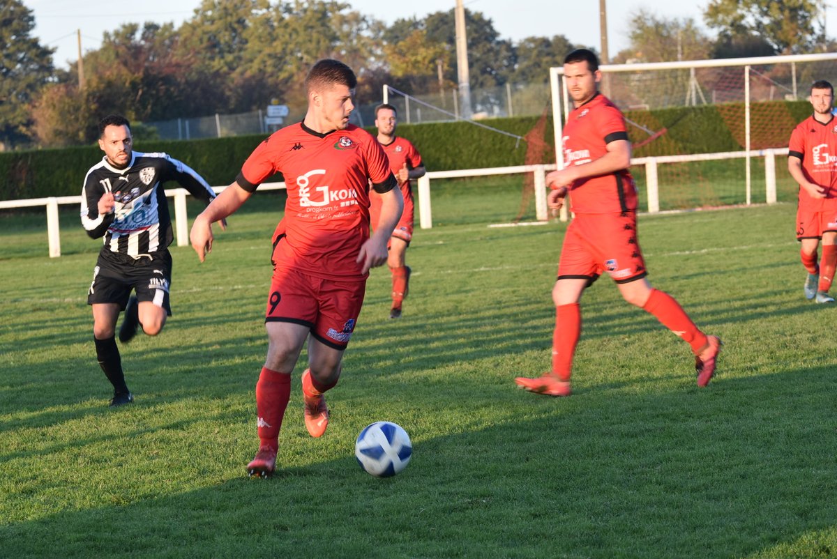 asandouille53's tweet photo. 🎞𝐀𝐥𝐛𝐮𝐦 𝐩𝐡𝐨𝐭𝐨

Des sourires, un groupe soudé... Revivez la victoire de l'équipe fanion en championnat ce week-end ✅

📸https://t.co/UD0oeHYZVV https://t.co/5GJslySCip