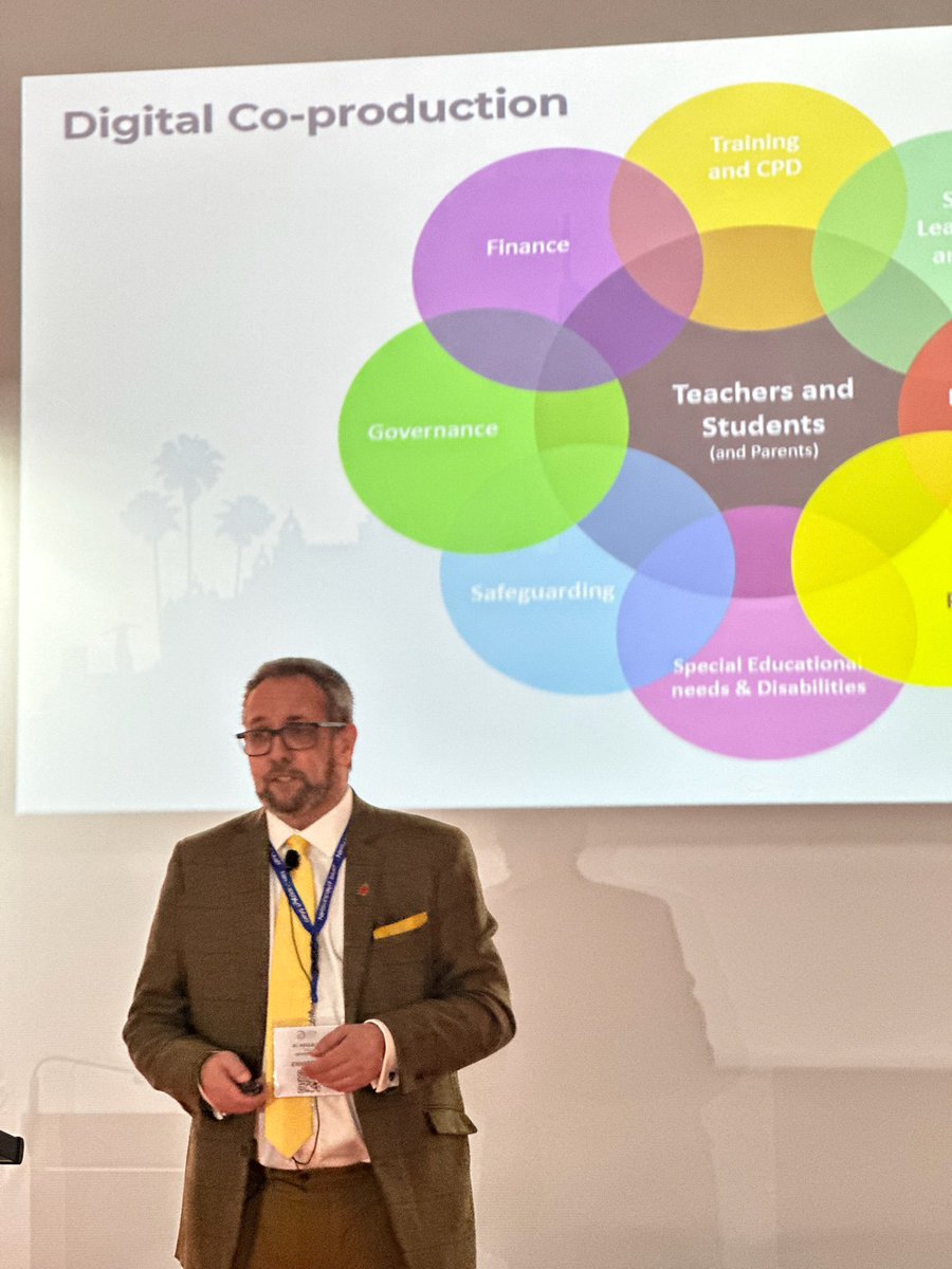 AlKingsley_Edu's tweet image. Sharing some digital ❤️ at #GESSDubai