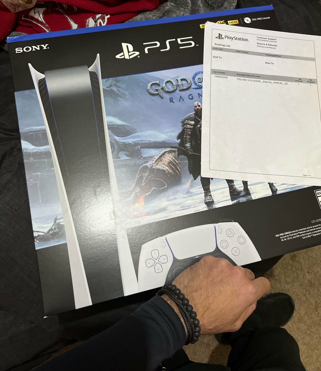 Finally after two years I secured one! PlayStation Direct is clutch!

https://t.co/tiMmCU0rvK https://t.co/XxdedqTrqp