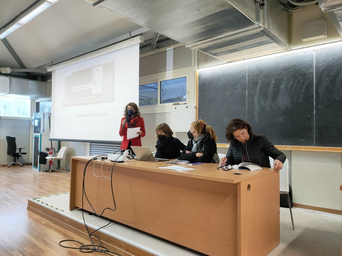 Paolo_Brescia_'s tweet photo. Ora a @SapienzaRoma in corso il seminario LA COMUNICAZIONE PUBBLICA TRA RIFLESSIONI, PERCORSI E PIATTAFORME DIGITALI con il gotha della #comunicazionepubblica in Italia, un momento di formazione esaltante offerto agli #studentisapienza https://t.co/Vq7kP1pXAN