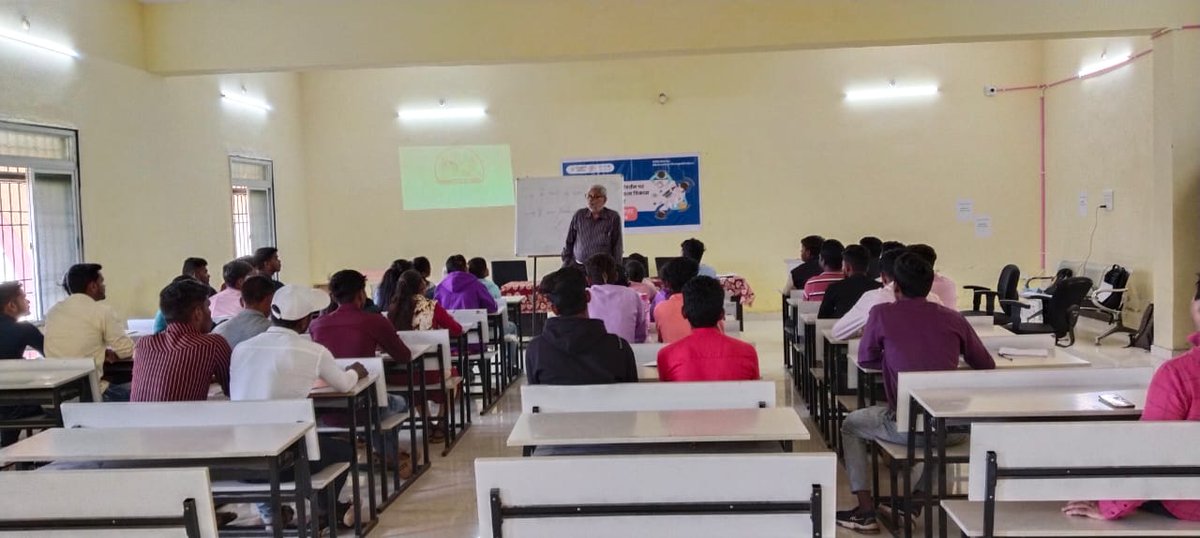 karan_sarthi97's tweet image. Capacity building and personality development workshop @MungeliDist on social behaviour change.
Personality Construction
Johari Window 
 #SBCWorks
#BehaviourChangeMatters 
 @UNICEFIndia @jobzachariah @rahuldeoias @ChhattisgarhABC @wethepeople_cg @SBCCalliance @abhisheksinghDP