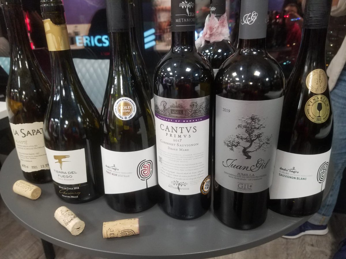 QualityAIGroup's tweet photo. Working nine to wine!
#Qualitest Romania had different plans last Tuesday and we loved it.
This wine tasting gave #Qualitesters an opportunity to understand the flavor profiles of different wines.
#LifeAtQualitest #FunTime #HappyFaces https://t.co/9J6MY1wTXY