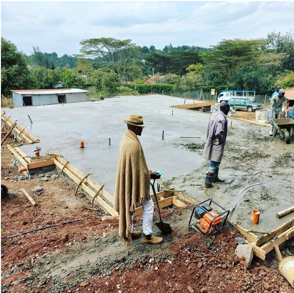 dnahinga's tweet image. When you are doing a building project, don&apos;t stay very far from your Contractor.

In 5 months, you can also become a self-authored Contractor.

This is a good thing because creating wealth is NOT a zero sum game.

#BetterTogether
#BuildEveryday🔨
#PracticeNotes✍🏿
#SketchItBuikdIt