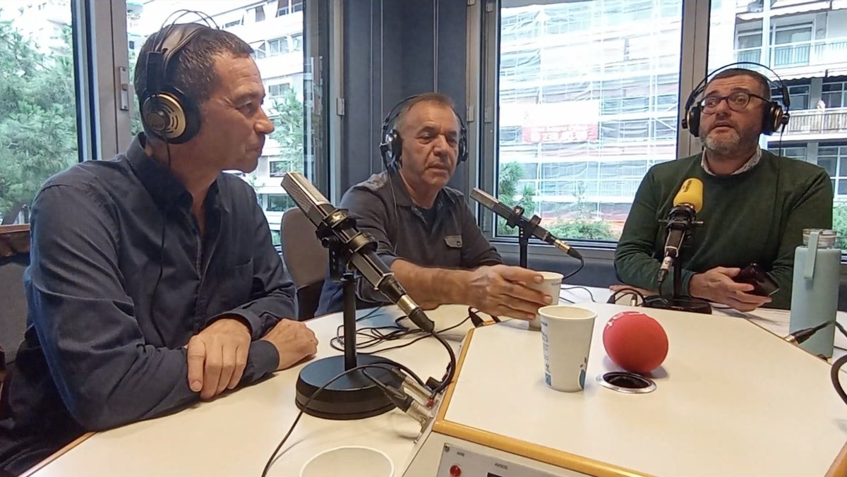 MalangelMusic's tweet photo. Aquesta setmana hem anat a @catalunyaradio a parlar de Malângel, però l'entrevista no sortirà fins la setmana vinent. Mentre, et deixem aquesta imatge del nostre pas pel programa @JamentensCR , el primer programa de temàtica LGTBIQ+ de l'emissora 🏳️‍🌈

#malangel #jamentens #lgbtbiq https://t.co/iiFDW8zWfR