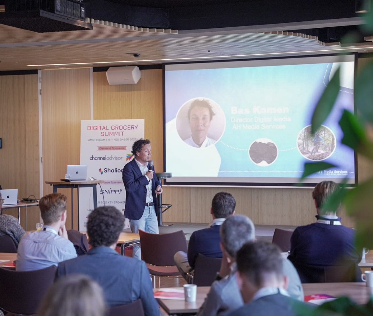 Bas Komen from @AlbertHeijn shared his ideas to understand the opportunities of Retail Media.

#DigitalGrocerySummitAmsterdam2022 #AmsterdamSummit #mydigitalshelf #digitalgrocerysummit