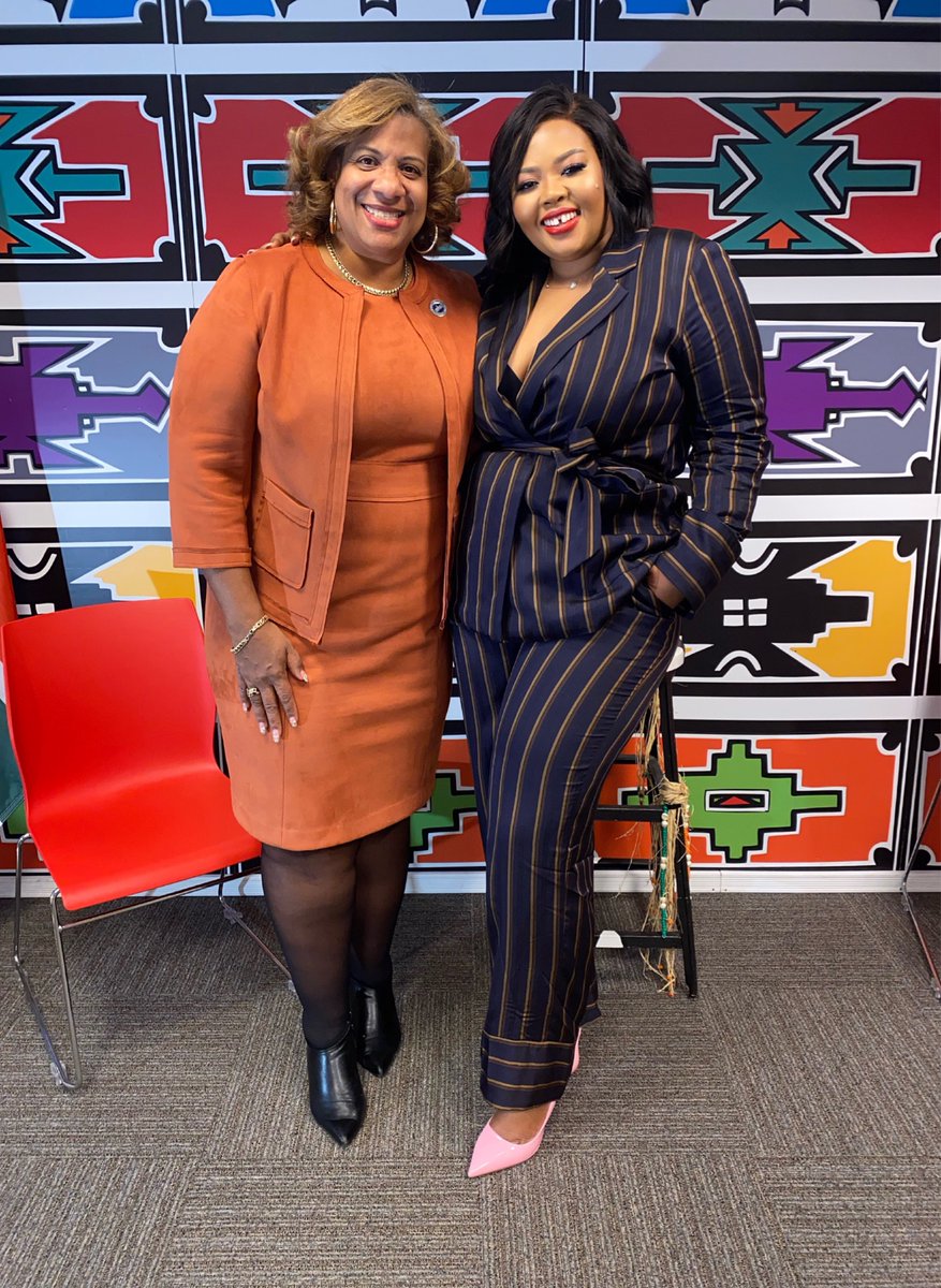 Anele's tweet photo. She was bloody delightful. Mayor of Vernon NY. Shawyn Patterson-Howard and of course I promised to take her on a safari 😂😂😂🇿🇦🇿🇦🇿🇦⭐️⭐️⭐️ https://t.co/pRYorAjLtz