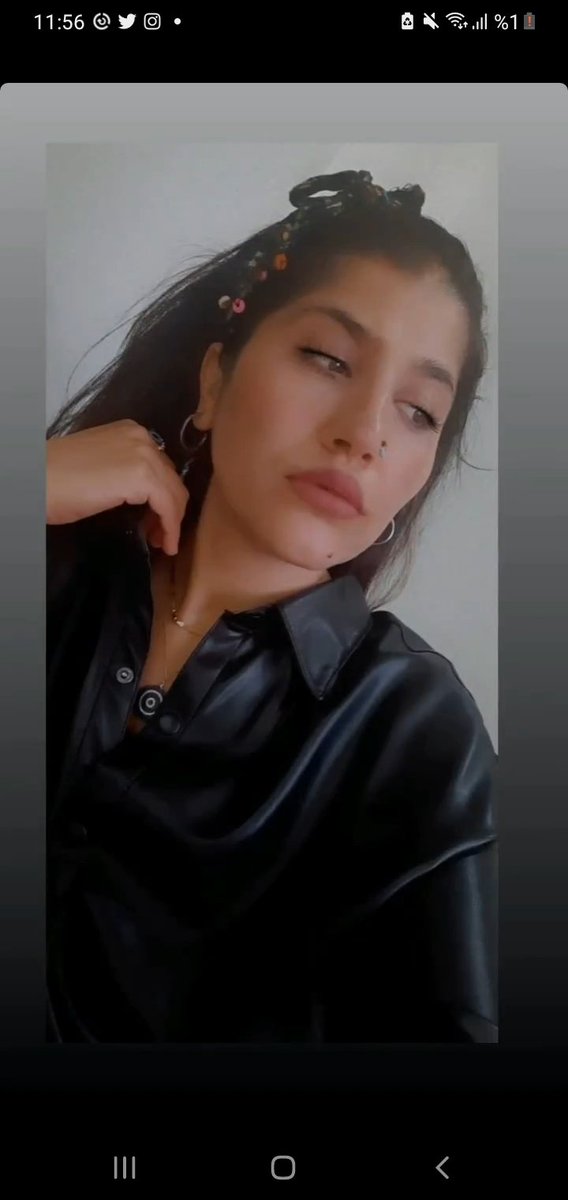 Hayat çok kısa İnsan doğar Büyür ve ölür...🥀🖤