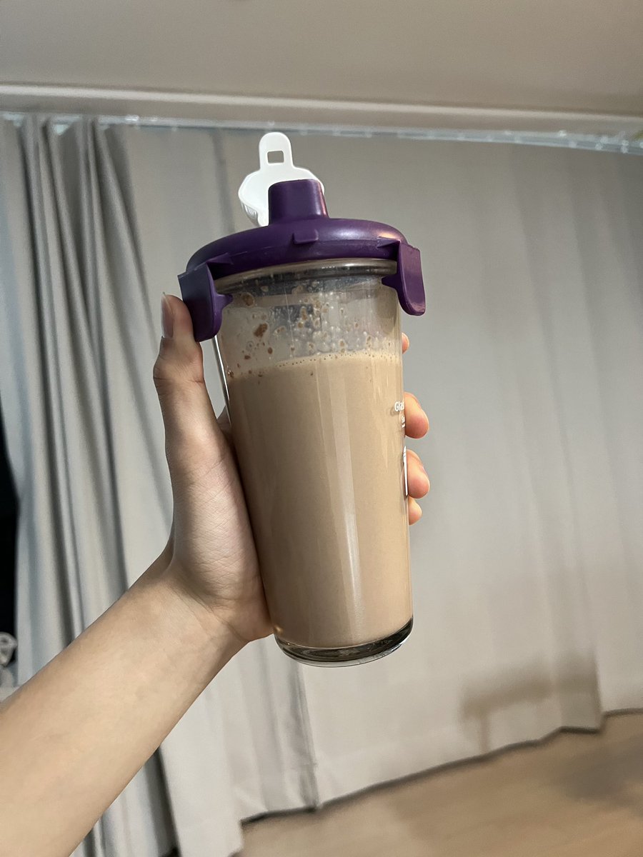 0611bbl's tweet image. 221115 💭 1:06pm

: a protein shake is a must~ *cutely*