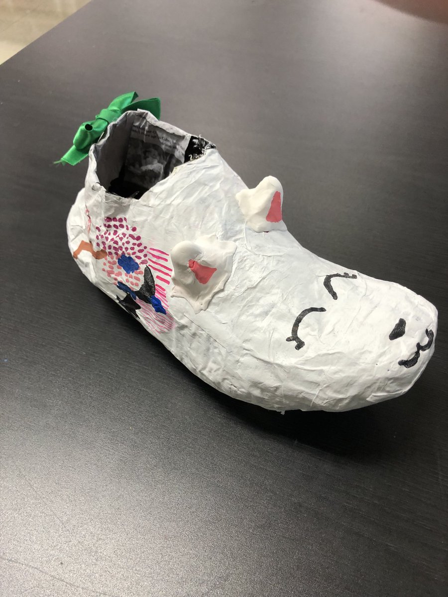 Fourth grade students added their final touches on their paper mache empathy shoes. I’m so proud of all of their hard work! #kispride #arted #esart #art