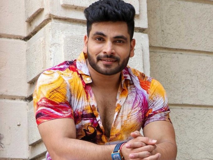 NaveenRotela's tweet image. Who is the strongest contender to win the Bigg Boss 16?
#BiggBoss #BB16 

RT for 🔃 #PriyankaChaharChoudhary 

Like for ♥️ #ShivThakare

 #BiggBoss16 #PriyAnkit